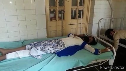 पेड़ से टकराई अनियंत्रित कार एक महिला की मौत, तीन घायल