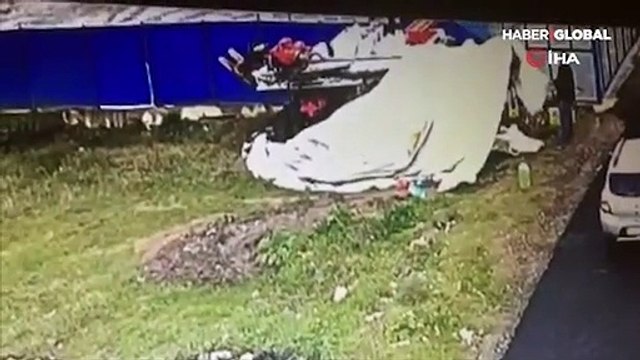 Pes dedirten olay kamerada! Sondaj makinesini TIR'a yükleyip çaldılar