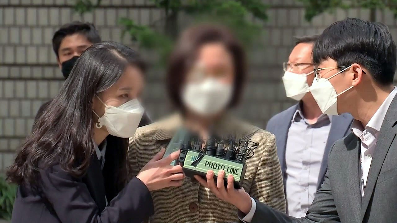 정경심 "건강 챙긴 후 재판에 성실히 임하겠다" '구속 만기' 석방 후 첫 재판 출석...