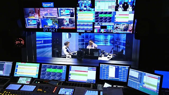 Coronavirus : face au refus du maire de rouvrir l'école, des parents font classe dans la forêt