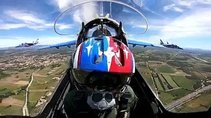 La patrouille de France poursuit ses entraînements à Salon