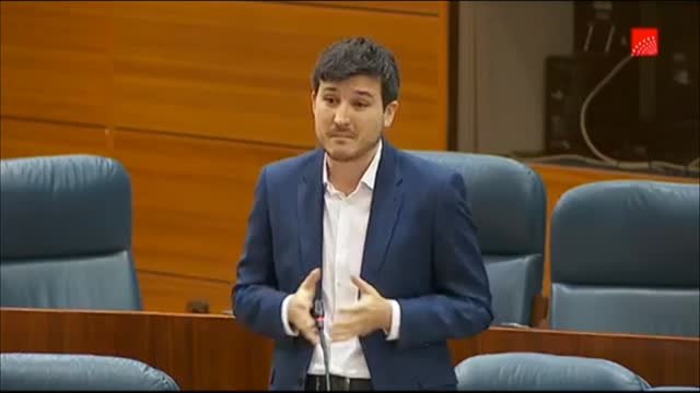 Ayuso: ¿Pretende que resuelva los asuntos de los madrileños sobre el comedor en el que ceno?