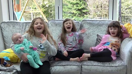 Sophia, Isabella e Alice Mostrando nossas Roupas da Disney Princesa e do Bebê