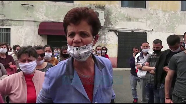 Nuk kanë marrë pagat e “luftës” punonjëset e fasonerive protestë - Vizion Plus