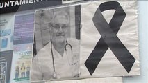 Minuto de silencio en memoria de los sanitarios fallecidos