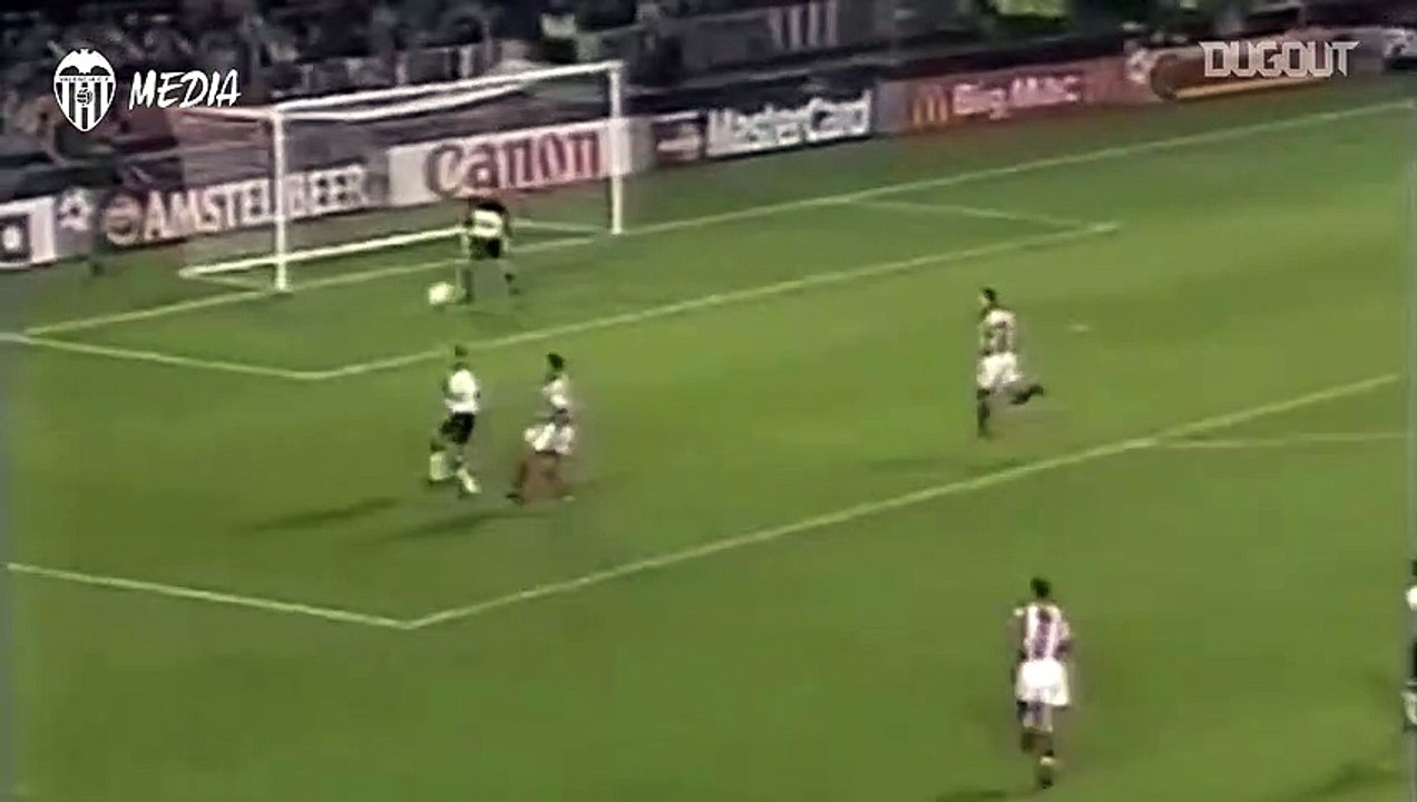 Claudio Lopez'in PSV'ye Attığı Harika Gol