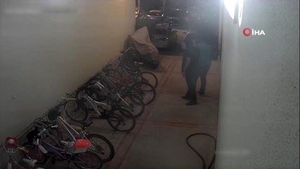 Kar maskeli bisiklet hırsızları kamerada