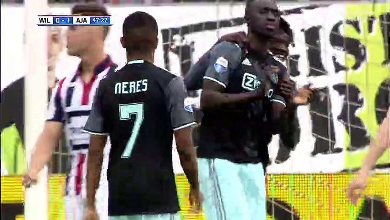 Ajax'ın Ligde Sahaya Çıktığı En Genç Takım
