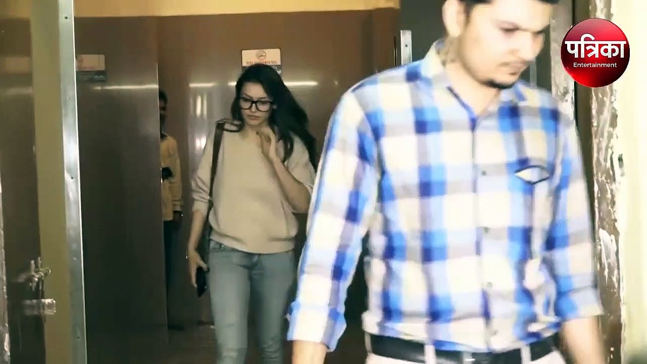 केदारनाथ की स्क्रीनिंग पर Noora Fatehi बोल्ड लुक में नजर आयी - Patrika Bollywood