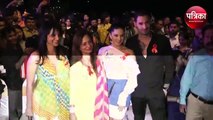 Bollywood की सबसे हॉट एक्ट्रेस Sunny Leone और Smita Thackeray 'फ्रीडम परेड' में