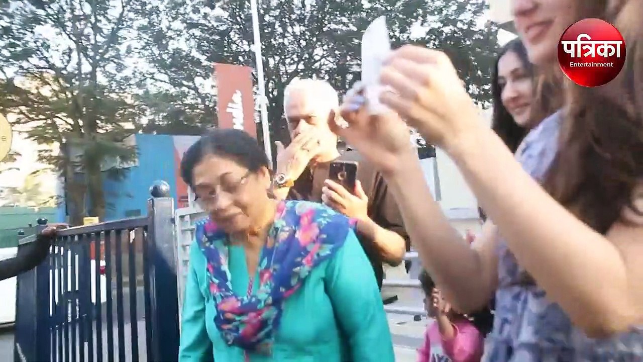 Simmba रिलीज़ के बाद सारा अली खान सिनेमा हॉल पहुंच कर फैंस को सरप्राइज़ कर दिया - Patrika Bollywood