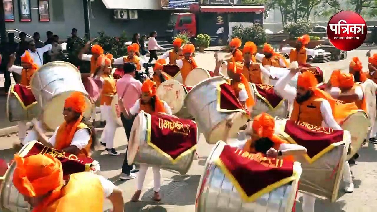 ठाकरे का ट्रेलर हुआ लॉन्च - नवाजुद्दीन सिद्दीकी, अमृता राव, उद्धव ठाकरे - Patrika Bollywood