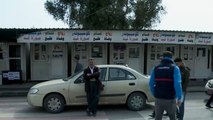 موظفو كردستان العراق يعانون بسبب استمرار تعليق الحكومة المركزية صرف رواتبهم