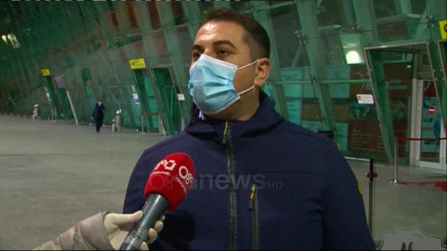 Ora News - Flasin mjekët që u kthyen nga Italia: Festuam me këngë, nuk ishim duke pirë