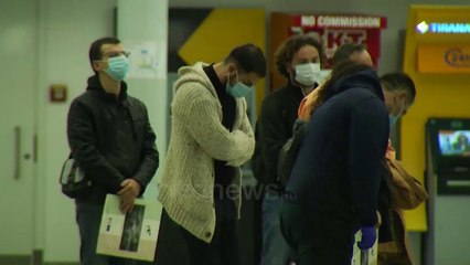 Ora News - Flasin mjekët që u kthyen nga Italia: Festuam me këngë, nuk ishim duke pirë