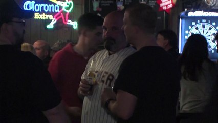 La Cour suprême du Wisconsin annule la prolongation du confinement, les bars deviennent noirs de monde