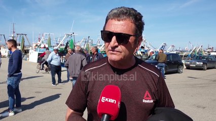 Peshkataret e Durresit ne proteste | Lajme-News