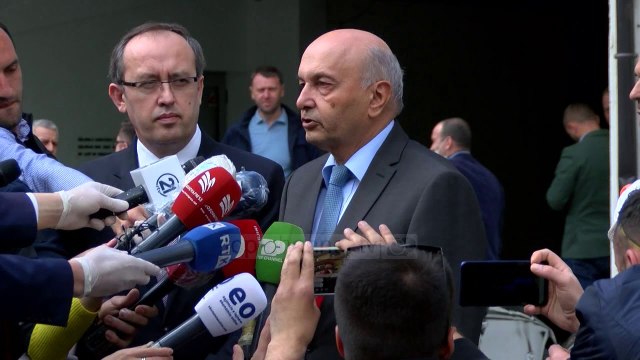 Në pritje të Kushtetueses/ Mustafa: S'ka arsye të pezullojë dekretin e Thaçit për kryeministrin e ri