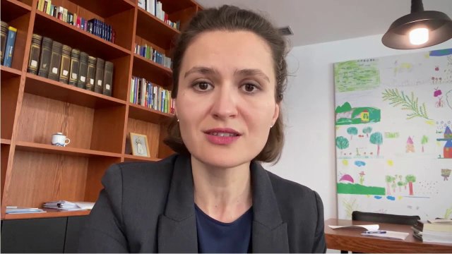 Pse nuk marrim bonus si infermierët dhe mjekët? Ministrja Besa Shahini i përgjigjet mësuesve