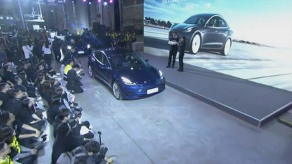 Top News - Themeluesi i Teslas/ ’Fshin’ 14 mld USD me një postim