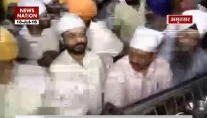 Arvind Kejriwal apologises for hurting religious sentiments; cleans dishes at Golden Temple