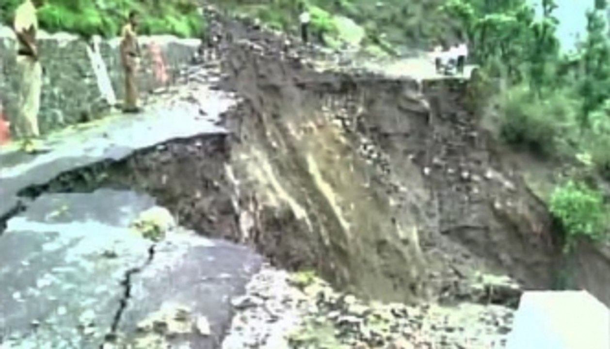Rains disrupt rescue work in Uttarakhand
