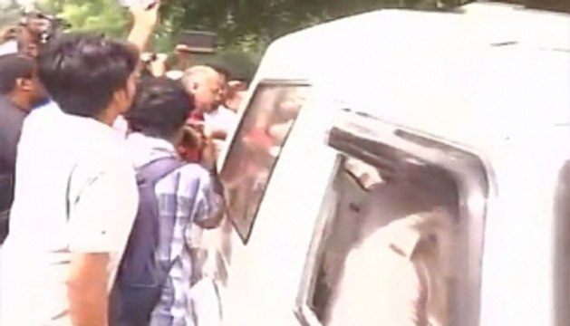 Delhi Deputy CM Sisodia, AAP MLAs detained at Tuglaq Road