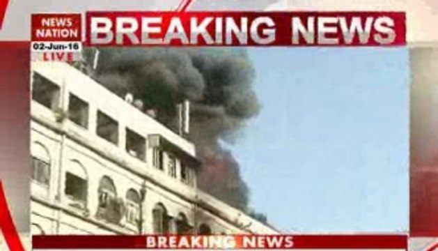Massive fire breaks out in a Mumbai building