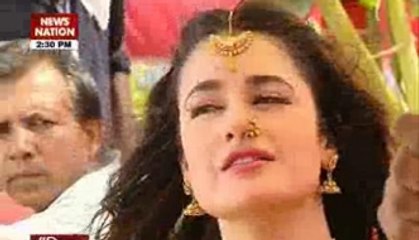 Serial Aur Cinema: Yuvika Chaudhary is sizzling saari!