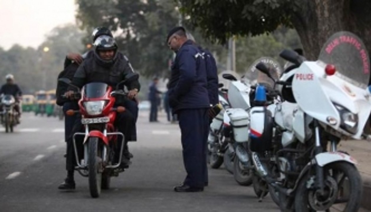 2nd phase of odd-even begins in Delhi, roads see fewer cars