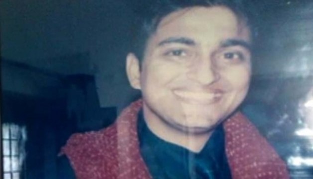 Delhi mob beats dentist to death