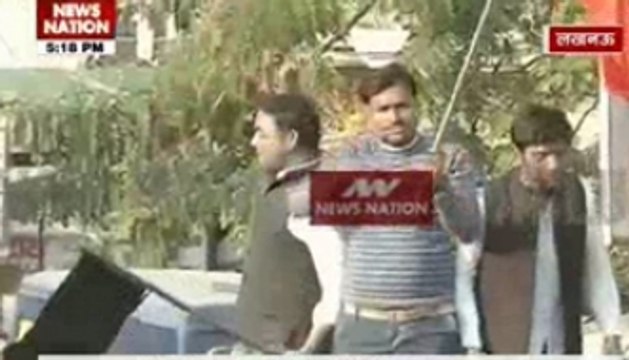 BJYM members show black flags to Rahul Gandhi