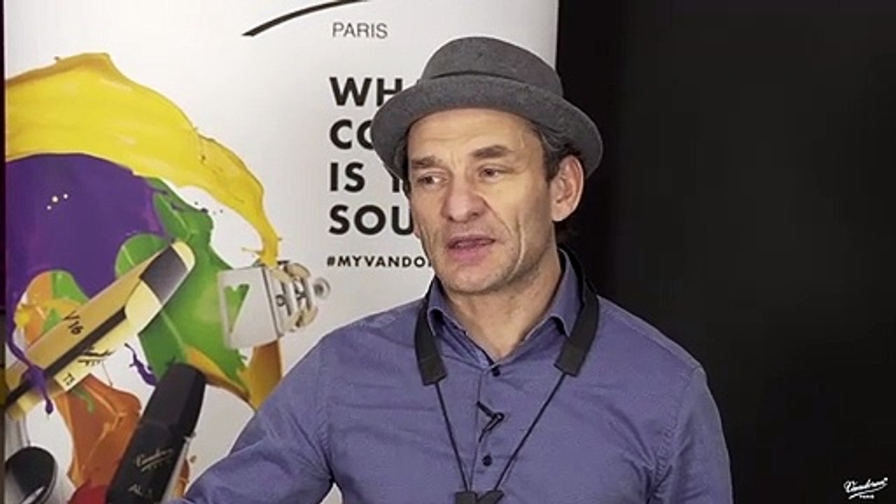 Michael Cheret compare 4 différents becs Vandoren pour saxophone alto.