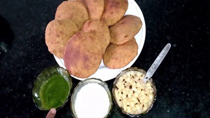Aloo Kachori Recipe -लॉक डाउन में हो कुछ चटपटा खाने का मन तो तुरंत बनाएं आलू कचोड़ी-UP's famous Stuffed Potato kachori