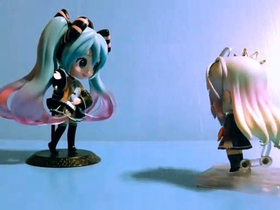 Shiro Taking Picture To Miku Figure Brought Their Collection