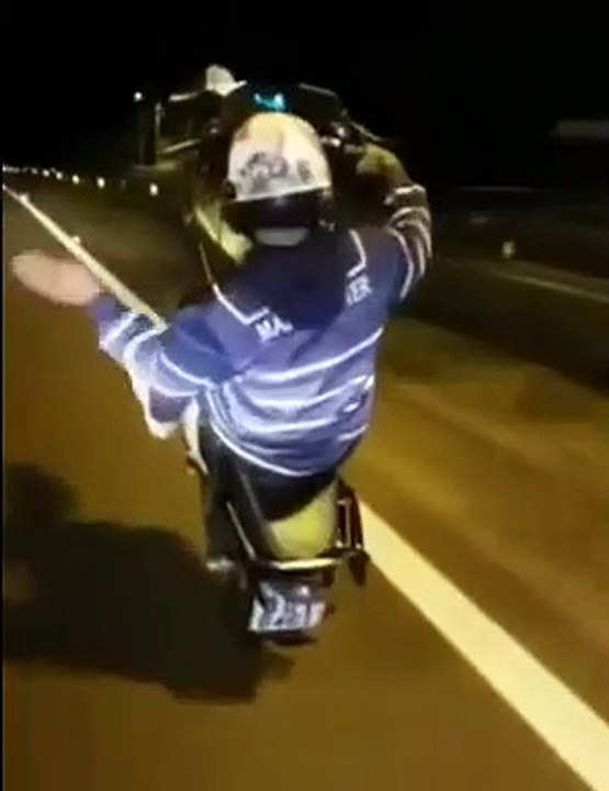 Moto 1