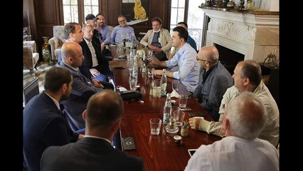 Report TV -Në kafe me 10 persona pa distancë e pa maska, gjobitet dhe i hiqet patenta Lulzim Bashës!