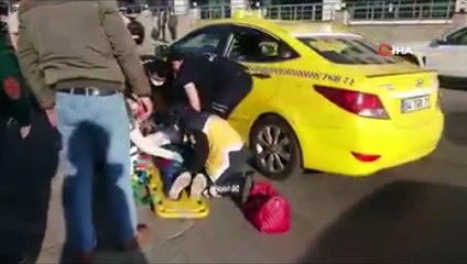 Yolun Karşısına Geçmek İsten Kadına Taksi Çarptı