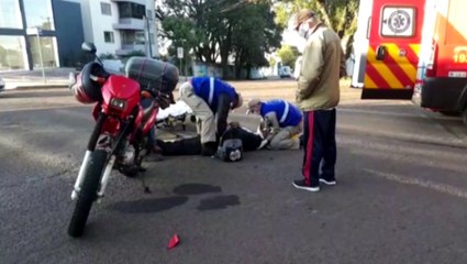 Motociclista de 40 anos é socorrido em acidente no Centro