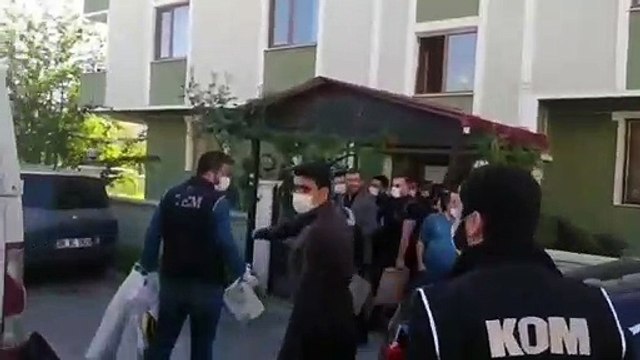 Iğdır Belediye Eş başkanı Yaşar Akkuş gözaltına alınırken seslendi: Benim de gülüşüm onlara dert olsun!