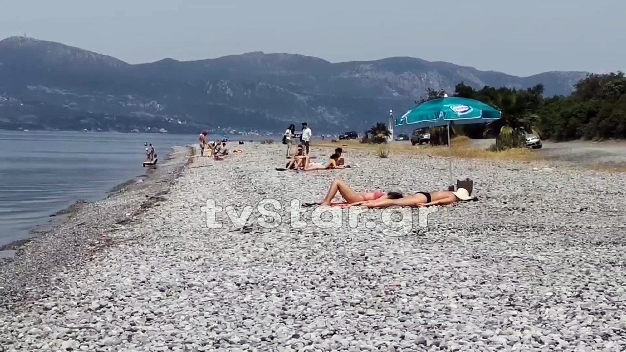 Παραλία Ασπρονερίου στα Καμένα Βούρλα