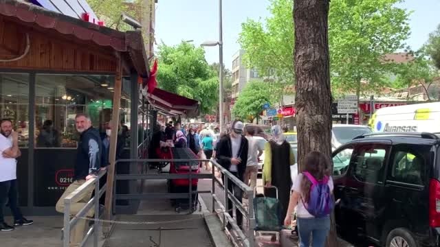 4 günlük sokağa çıkma yasağı öncesi alışveriş yoğunluğu
