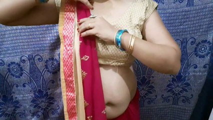 Different ways to style saree wearing and pallu design.