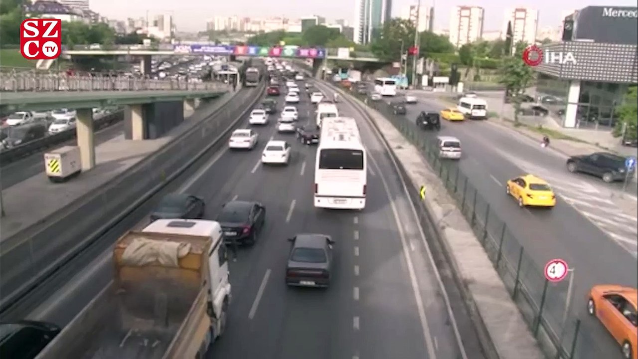 İstanbul’da sokağa çıkma kısıtlamasına saatler kala trafik yoğunluğu arttı
