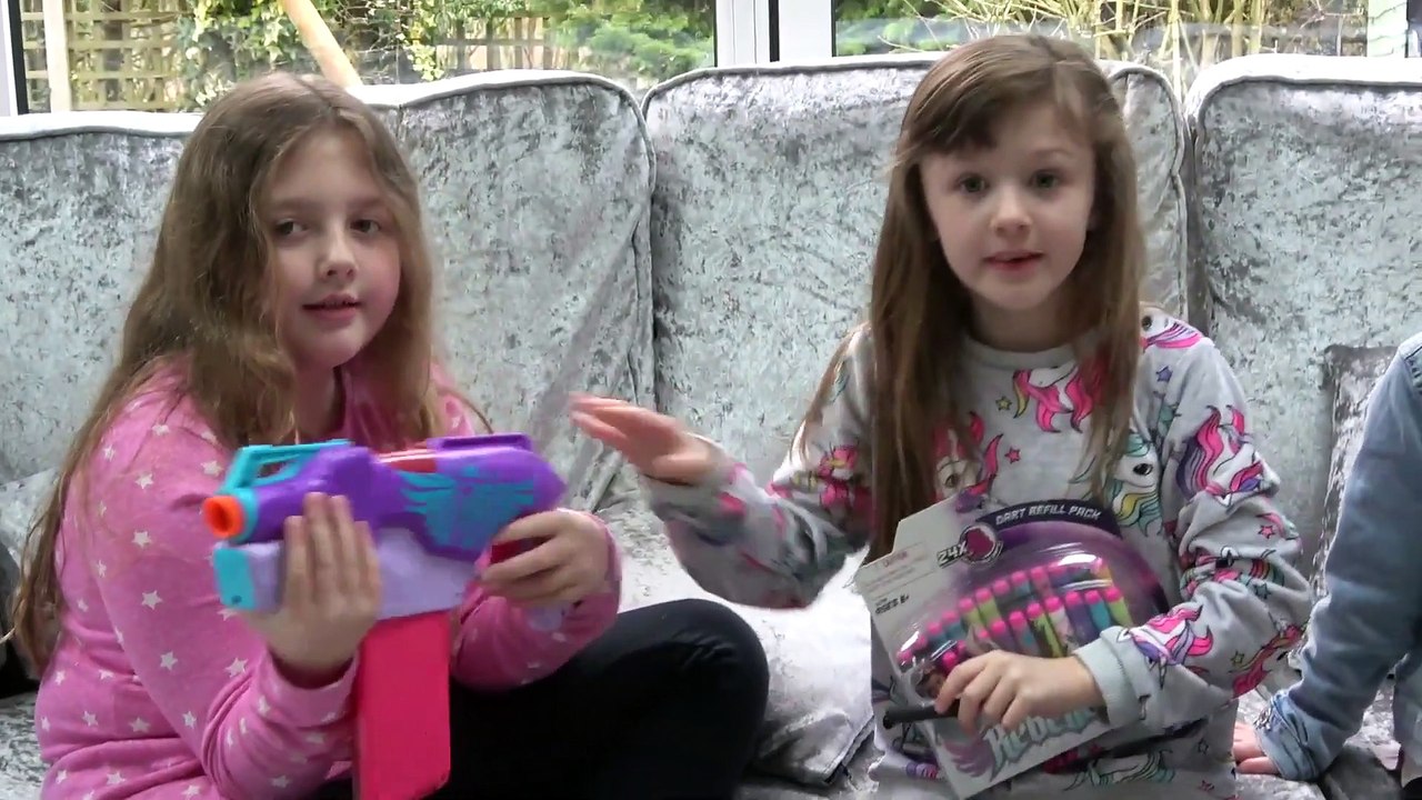 Sophia, Isabella e Alice na Sala