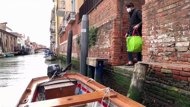Οι Βενετσιάνοι απολαμβάνουν την άδεια πόλη - Καταστροφή για τους επαγγελματίες του τουρισμού
