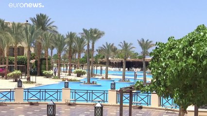 مصر تقرر إعادة فتح الفنادق والمنتجعات السياحية في البحر الأحمر منتصف الشهر الجاري