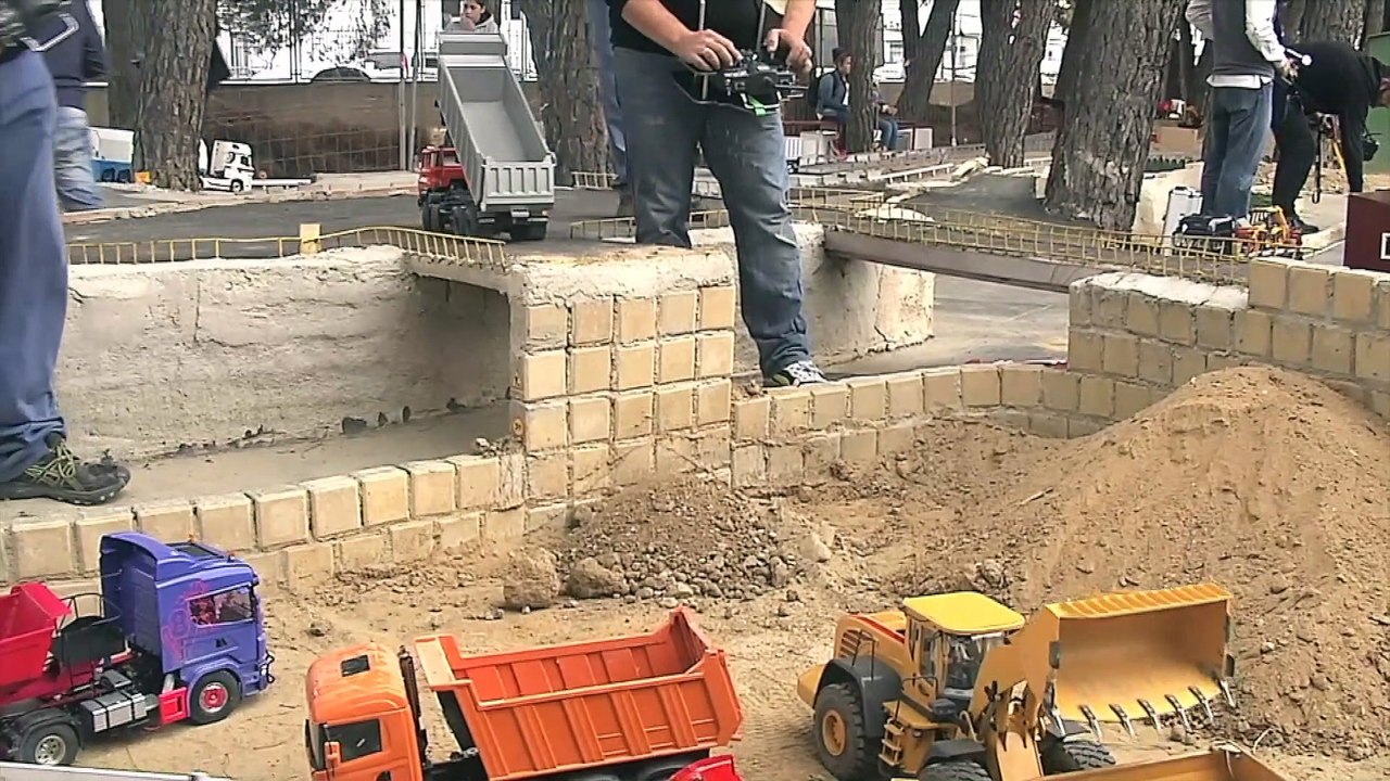 Concentración de maquinas y camiones rc, Concentration of machines and rc trucks,machines de concentration et camions rc