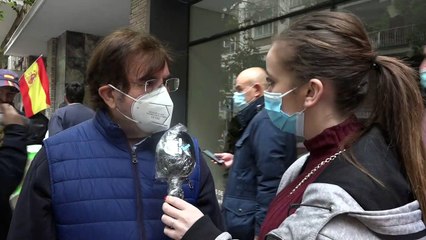 Un manifestante de Nuñez de Balboa: “Por culpa del 8-M ha muerto mi hermano”