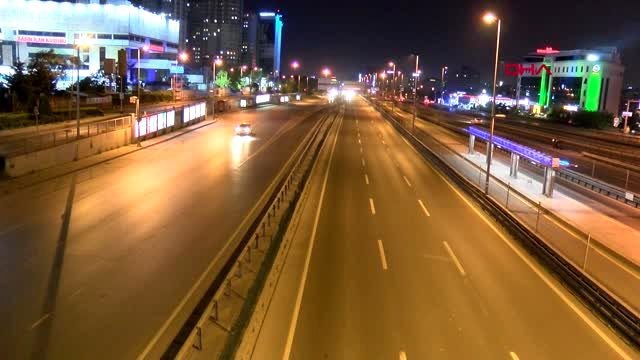 İSTANBUL-SOKAĞA ÇIKMA YASAĞI BAŞLADI -6